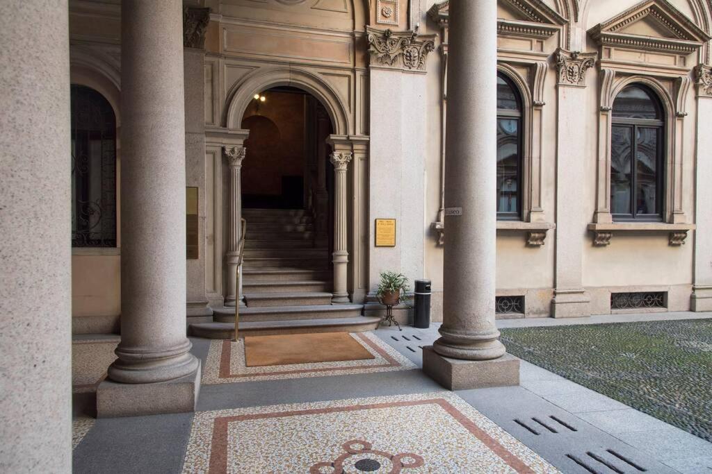 Breathtaking Castle View Youhosty - Quintino Sella Milano Exterior foto