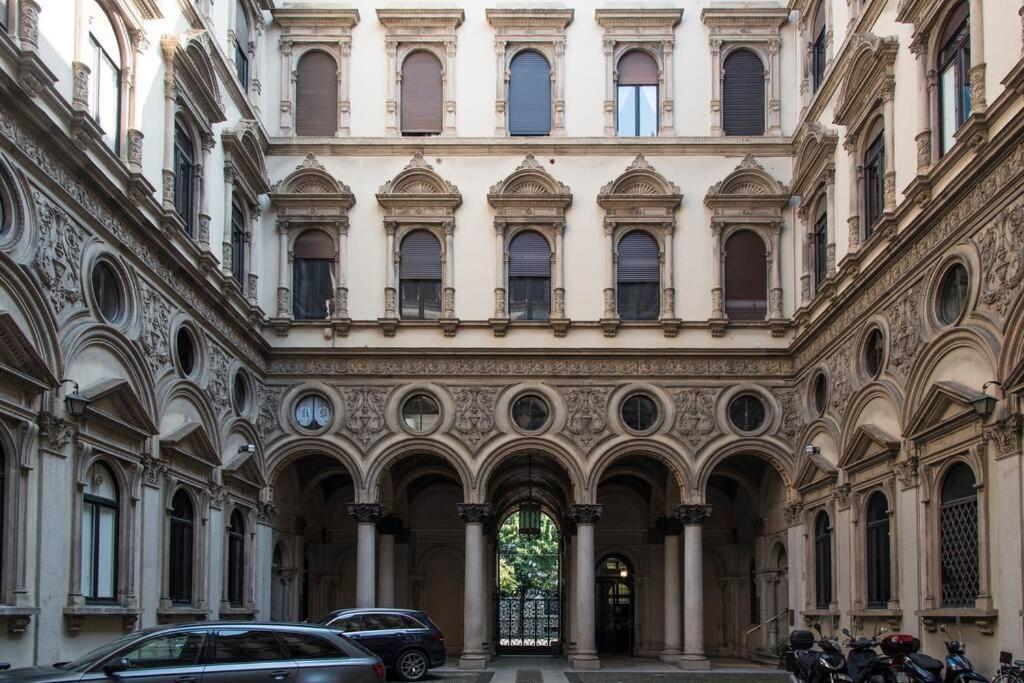 Breathtaking Castle View Youhosty - Quintino Sella Milano Exterior foto