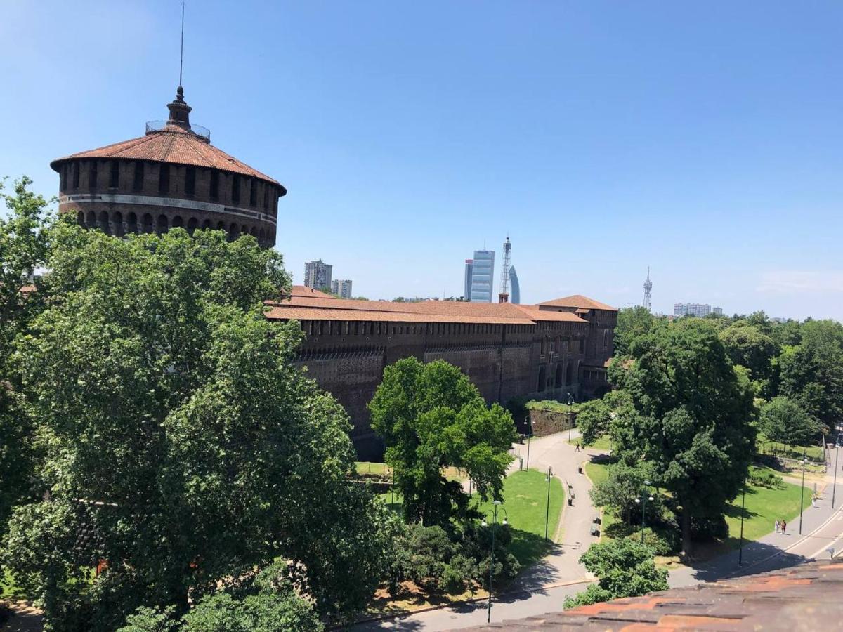Breathtaking Castle View Youhosty - Quintino Sella Milano Exterior foto